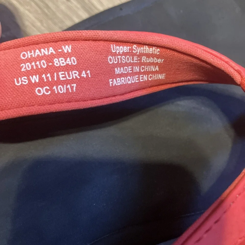OluKai Ohana Size 11 Flip Flop Women's Black/Red Water Resistant Sandals 20110